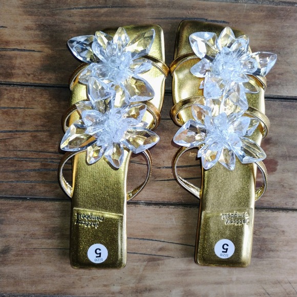 NEW Jeffrey Campbell Gold Flower Jelly Thong Sandals Slides Size 5 - Picture 1 of 5
